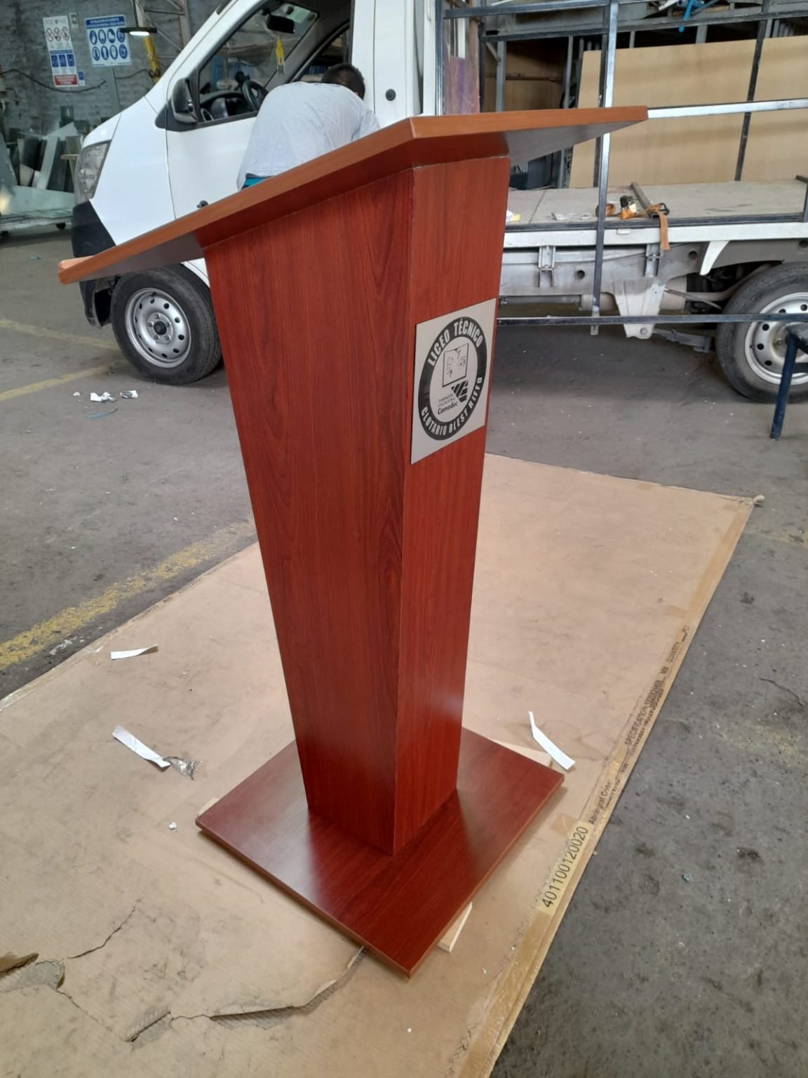 Pódium de madera (SKU4001) Padilla Publicidad